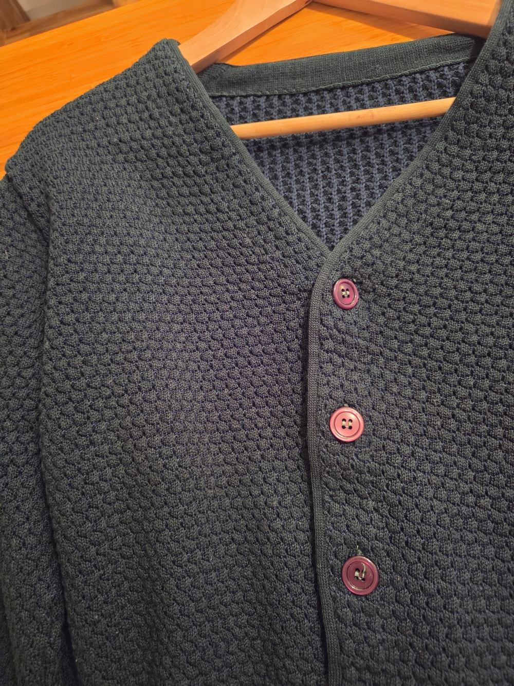 VINTAGE Dark Green Textured V-Neck Cardigan Sweater - Picture 3 of 7